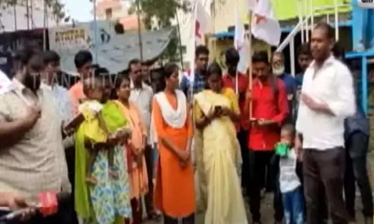 பிபிசி ஆவணப்படத்தை மொபைலில் பார்த்த பெண் கவுன்சிலர் - அதிரடியாக கைது செய்த போலீசார்..!!