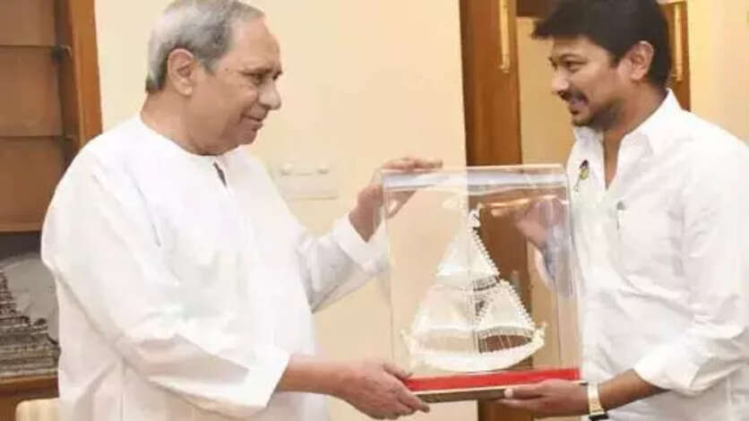 ஒடிசா முதலமைச்சரை சந்தித்த உதயநிதி ஸ்டாலின்!!...