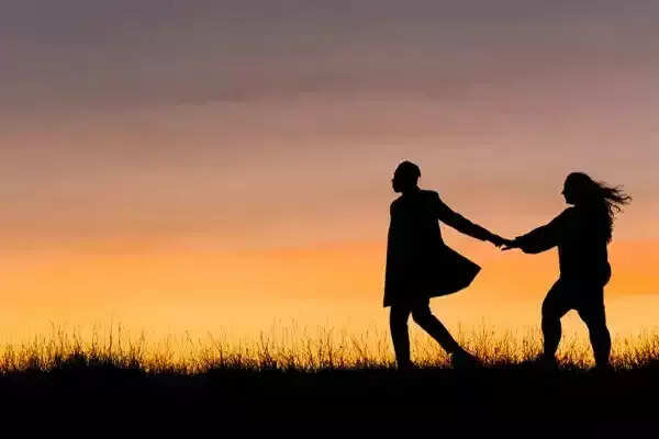 இது புதுசா இருக்கே..!! காதலிக்க ஒரு வாரம் விடுமுறை...! எங்கு தெரியுமா ?