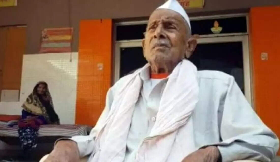 5 பிள்ளைகள் இருந்தும் ரூ.1.5 கோடி சொத்தை அரசுக்கு கொடுத்த முதியவர்!!