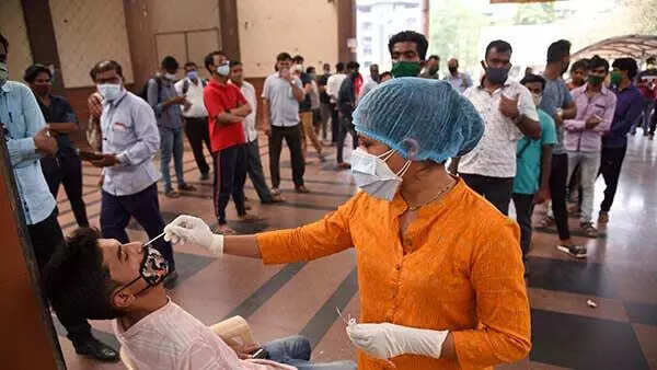 மக்களே உஷார்..! ஜனவரி மத்தியில் கொரோனா பாதிப்பு அதிகரிக்குமாம் ..!!