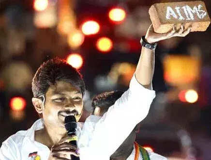 மத்திய அரசு எய்ம்ஸ் பணிகளை தொடங்காவிட்டால் மதுரை மக்கள் அனைவரும் செங்கலை எடுப்பார்கள் - உதயநிதி ஸ்டாலின்..!!