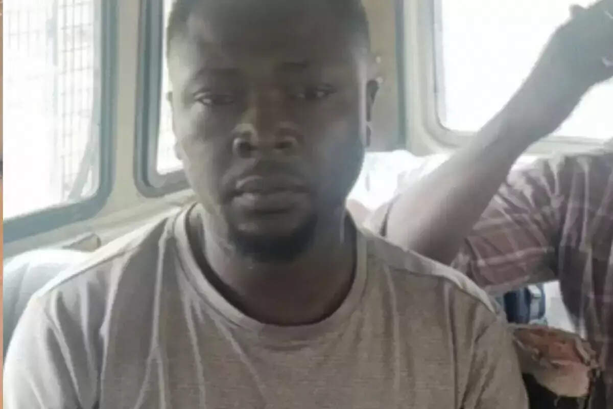 வருமான வரியில் ஒரு தவறு ஏற்பட்டுள்ளதாக கூறி 14.5 லட்சம் அபேஸ்..!!