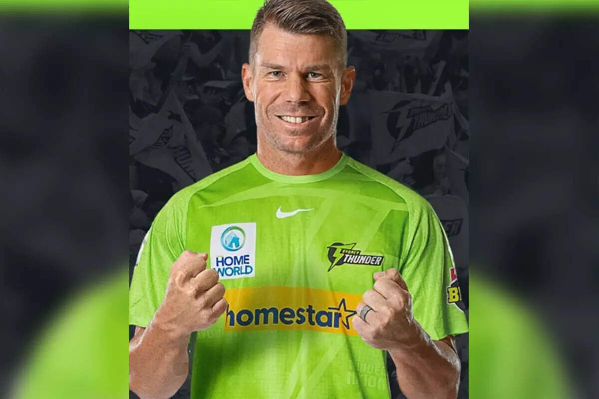 பதான் ஷாருக்கானாக மாறிய வார்னர்… வைரல் வீடியோ!!