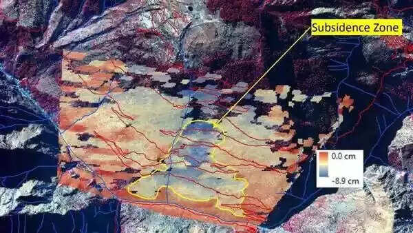 12 நாட்களில் 5.4 செ.மீ. புதைந்த நகரம்....!