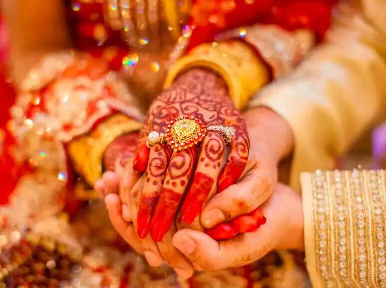 கொலை செய்ததாக 7 ஆண்டு சிறை… இறந்தவர் உயிருடன் வந்த அதிசயம்!!