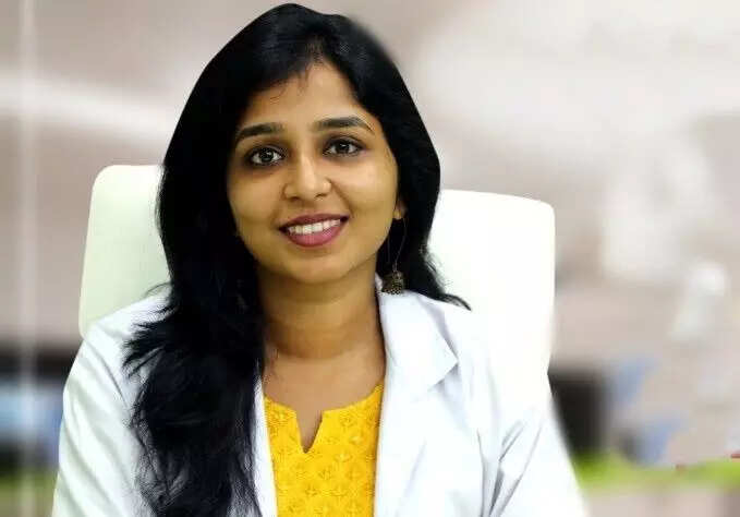 சர்ச்சை பேச்சு… விளக்கம் கேட்டு ஷர்மிகாவுக்கு நோட்டீஸ்!!