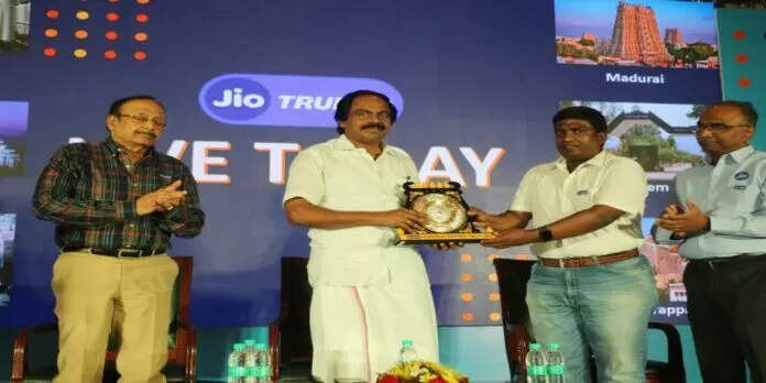 குட் நியூஸ்..!! தமிழகத்தில் மேலும் 6 நகரங்களில் 5ஜி சேவையைத் தொடங்கிய ஜியோ..!!