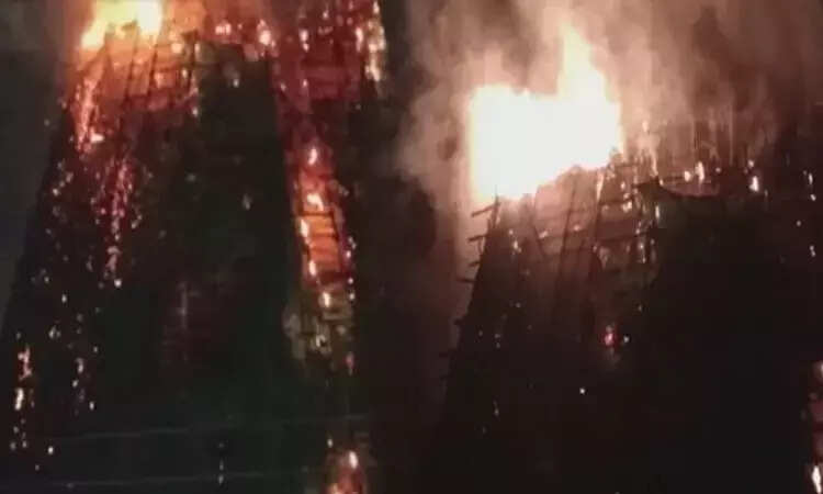 கோவில் ராஜகோபுரத்தில் திடீர் தீ..!! பக்தர்கள் அதிர்ச்சி..!!