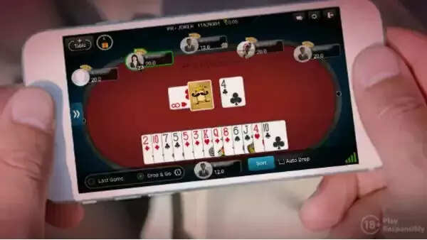 பள்ளிப்பாளையம் ஆற்றில் குதித்து உயிரிழந்த 19 வயது இளைஞர்..!!