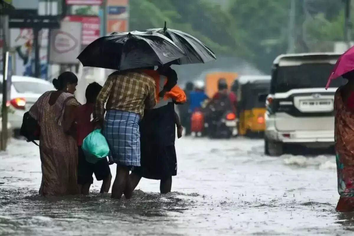 மக்களே கவனம்..!! தமிழ்நாட்டில் அடுத்த 4 நாட்களுக்கு 16 மாவட்டங்களில் கனமழை..!!