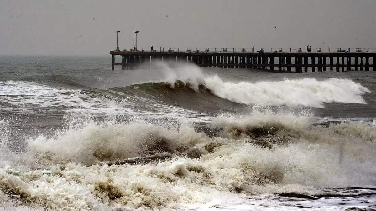 வங்கக்கடலில் காற்றழுத்த தாழ்வுப்பகுதி – வானிலை மையம் எச்சரிக்கை!!