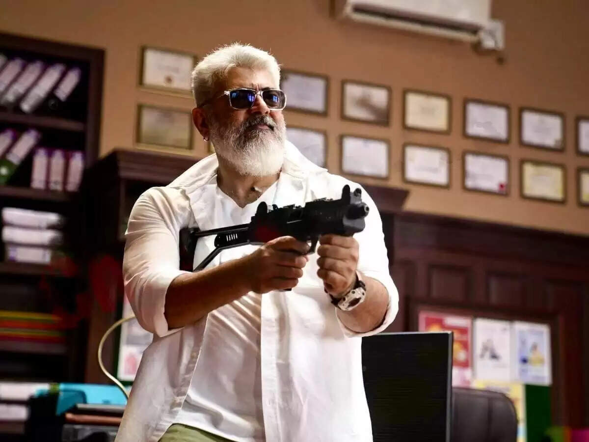 துணிவு படத்தின் புதிய போஸ்டர் வைரல்!!