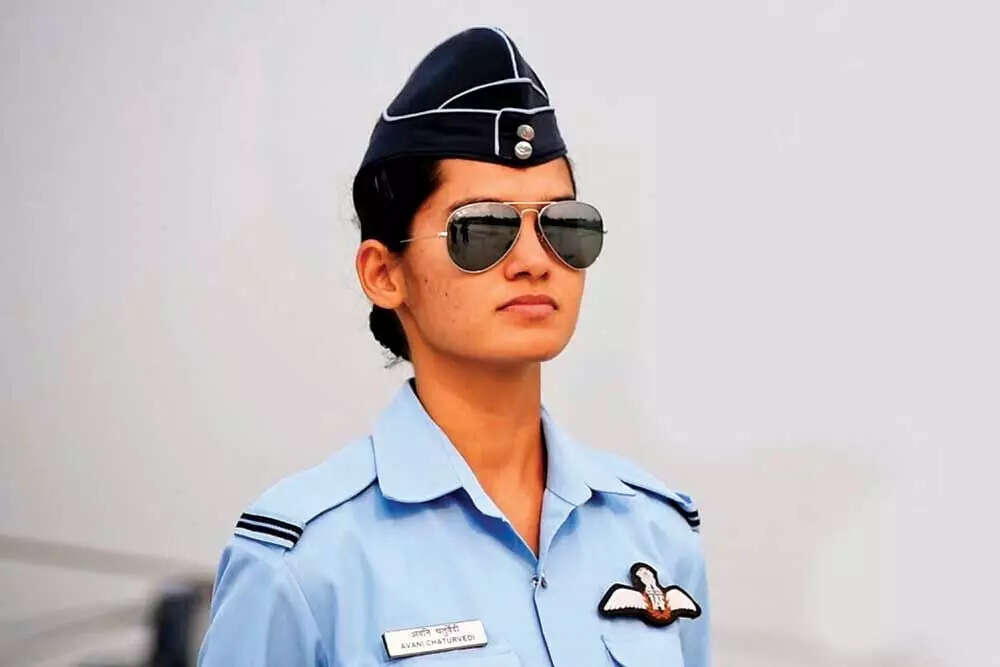 இந்திய போர் விமானியான முதல் இஸ்லாமிய பெண்!!