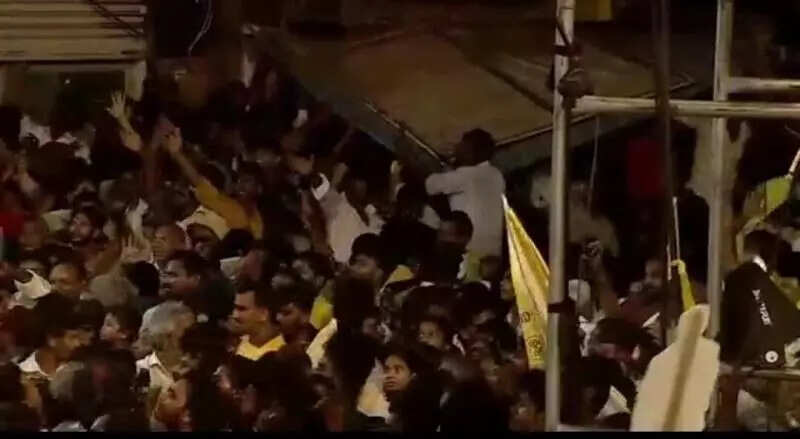 கட்சி பொதுக்கூட்டத்தில் கூட்ட நெரிசல் – 7 பேர் பலி!!