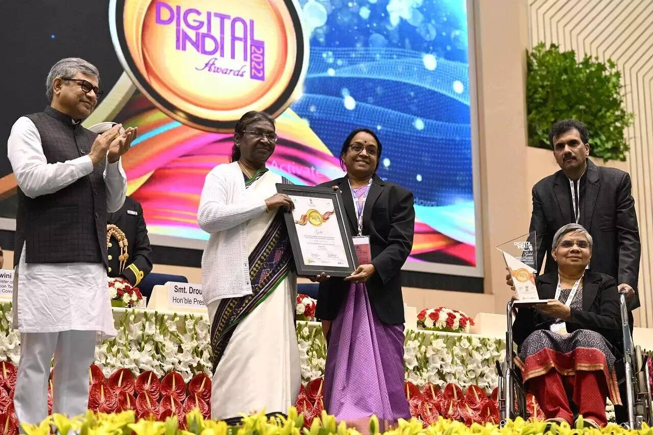 மென்பொருள் தயாரிப்பு மையமாக இந்தியா மாற வேண்டும் - திரௌபதி முர்மு