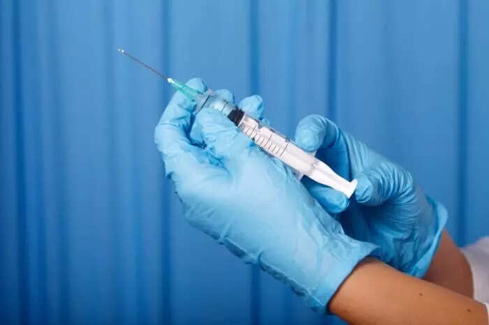 அதிர்ச்சி! மனைவிக்கு எச்.ஐ.வி ரத்தத்தை செலுத்திய கணவர்!!