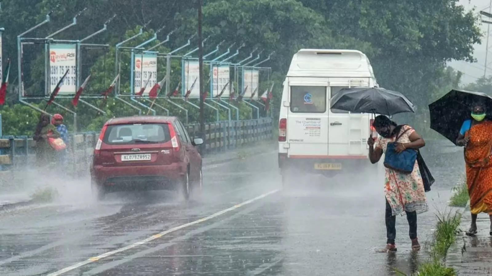 மக்களே உஷார்..!! தமிழகத்தில் அடுத்த 5 தினங்களுக்கு கனமழைக்கு வாய்ப்பு..!!