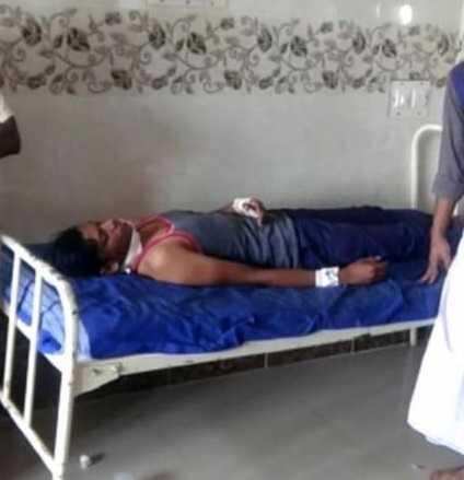 பள்ளி மாணவர்களுக்குள் மோதல்.. கத்திக்குத்து..! மருத்துவமனையில் அனுமதி!!