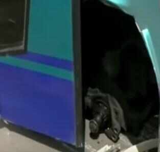 அண்ணே... டயர் தனியா ஓடுது! பீதியில் உறைந்த பயணிகள்!! தனியார் பேருந்துகளின் அராஜகம்!!