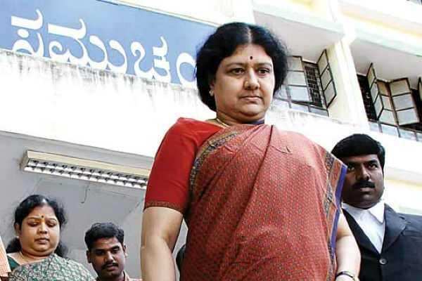 மவுனம் காக்கும் சின்னம்மா...