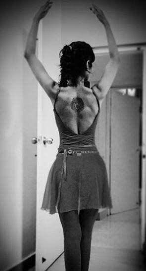 பிகினி உடையில் பிரபல நடிகரின் மகள்! வாய்ப்புக்காக இப்படியெல்லாமா போஸ் கொடுப்பாங்க!?