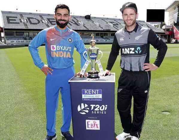 இந்திய அணி பீல்டிங்! (INDvsNZ)