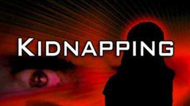 திட்டம்போட்டு முதியவரை அனுபவித்த பெண்.. கரங்கடித்து பேத்தியை கடத்திச் சென்றது அம்பலம்