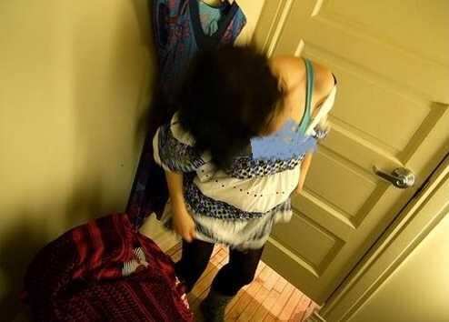 உஷார்!! இளம் பெண்ணுடன் ஆபாச வீடியோ! பணம் பறிக்கும் புது கும்பல்! உஷார்!! இளம் பெண்ணுடன் ஆபாச வீடியோ! பணம் பறிக்கும் புது கும்பல்!