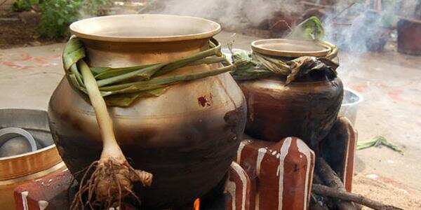 மனைவியை உயிருடன் தீவைத்து எரித்த கணவர்.. நிர்க்கதியாக நிற்கும் மூன்று குழந்தைகள்!