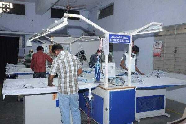 தினமும் 1 குவார்ட்டர் ப்ரீ! திருப்பூரில் வைரலான வேலை வாய்ப்பு ஆஃபர்!!