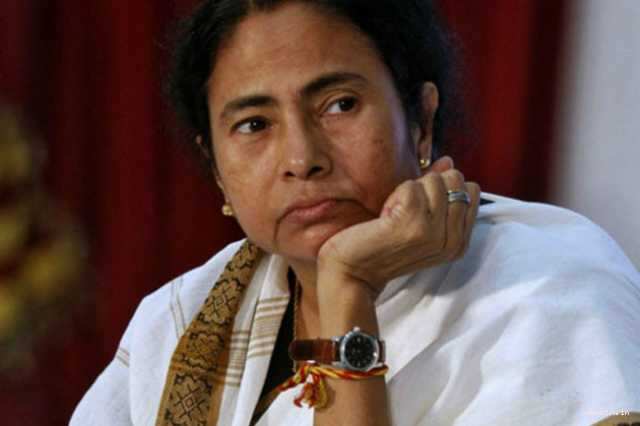 மம்தாவுக்கு 24 மணி நேரம் தடை! பரபரக்கும் மேற்கு வங்கம்!