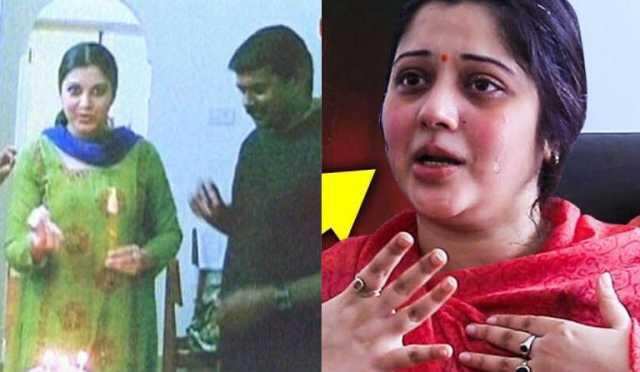 சீமான் பயங்கரவாத கட்சி நடத்துகிறார்.பொங்கும் நடிகை சீமான் பயங்கரவாத கட்சி நடத்துகிறார்.பொங்கும் நடிகை