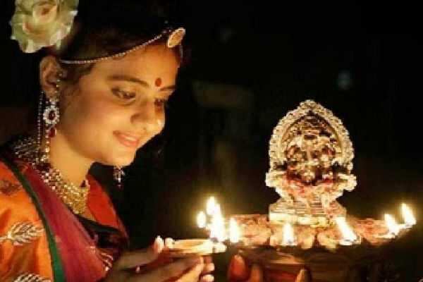 வீட்டில் மகிழ்ச்சி நிலவ தினமும் இதைச் செஞ்சு வாங்க!!