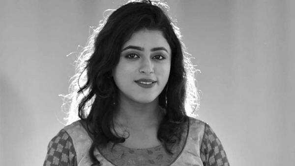 இளம் நடிகை தற்கொலை! அதிர்ச்சியில் திரையுலகம்!