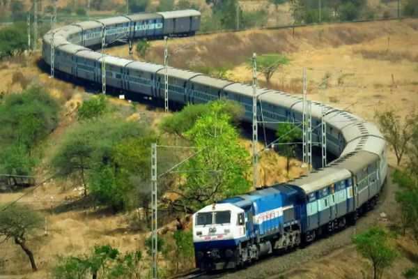 நாடு முழுவதும் 100சதவீதம் மின்மயமாக்கப்படும்! ரயில்வே அமைச்சர்!