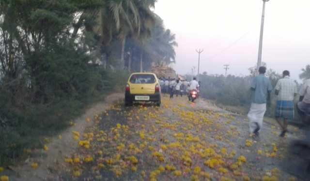 சவ ஊர்வலத்தில் சண்டை!! பரிதாபமாக உயிரிழந்த இளைஞர்!!