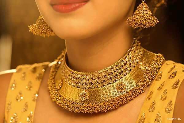 தங்கம் வாங்க போறீங்களா? இத படிச்சிட்டு போங்க... தங்கம் வாங்க போறீங்களா? இத படிச்சிட்டு போங்க...