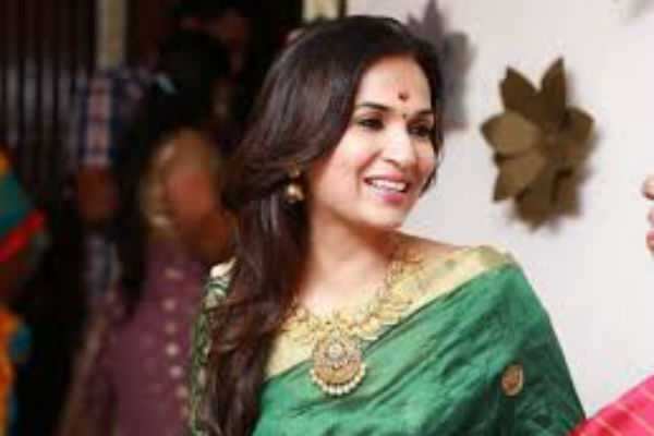 திரை வடிவம் பெறும் பொன்னியின் செல்வன்: செளந்தர்யா தயாரிக்கிறார்!