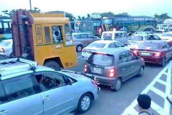 முடிவுக்கு வரும் ஃப்ரீ டோல்கேட்!!  மார்ச் 1 முதல் கட்டணம்!!