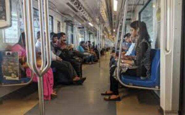 இனி மெட்ரோ ட்ரெயினில் திரைப்படங்கள், சீரியல் பார்க்கலாம்! பயணிகள் உற்சாகம்!!