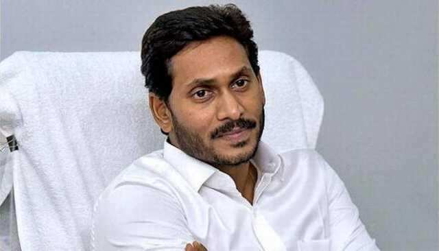 ஜெகன்மோகன் ரெட்டியை சுற்றும் கொலை வழக்கு! மகள் பரபரப்பு புகார் ஜெகன்மோகன் ரெட்டியை சுற்றும் கொலை வழக்கு! மகள் பரபரப்பு புகார்