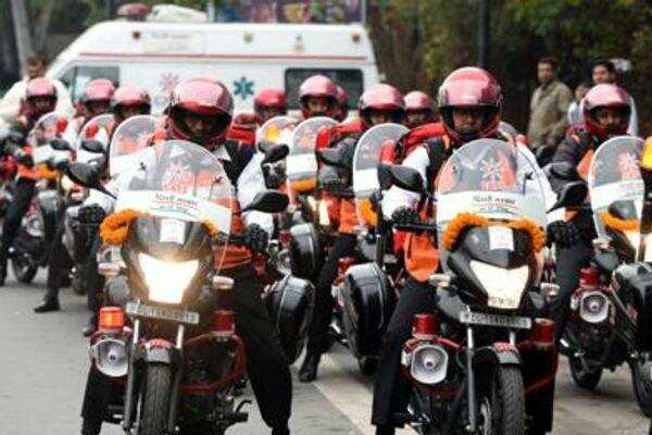 திடீர் மாரடைப்புக்கு பைக்கில் சென்று சிகிச்சை தரும் டெல்லி எய்ம்ஸ் மருத்துவக் குழு..!