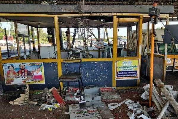 இனிமே இந்த டோல்கெட்ல ஃப்ரீயா போக முடியாது.. காசுதான்..