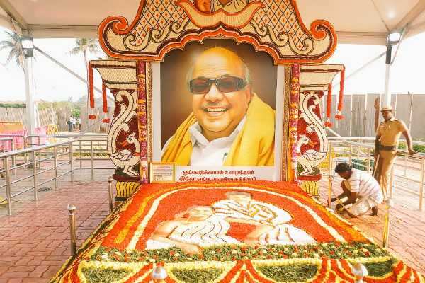 கலைஞரின் ஆசையும், கல்லறையின் வாசகமும்!