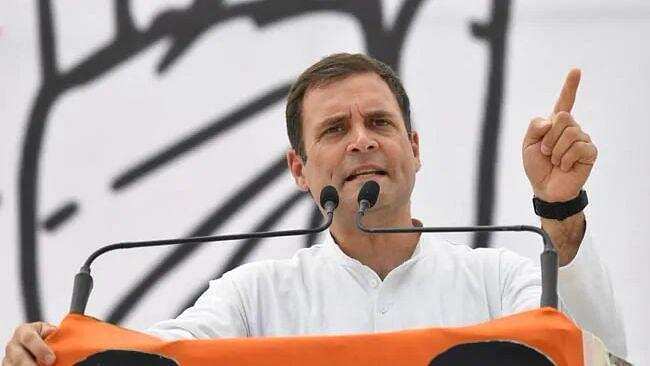 மோடி வெளியே வந்தால் குச்சியால் அடிப்பார்கள்! ராகுல் காந்தி எச்சரிக்கை!!