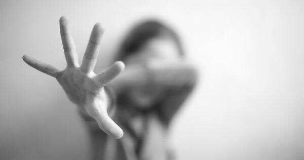 +2 மாணவியின் நிர்வாண வீடியோ! காதலனோடு, நண்பர்களும் சேர்ந்து சீரழித்த சோகம்! பெத்தவங்களே உஷார்!!