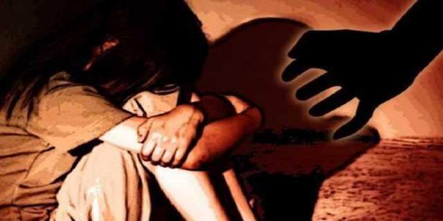 சொந்த மகளுக்கே பாலியல் தொல்லைக் கொடுத்த தந்தை! போக்சோவில் சிறையிலடைந்த போலீசார்!