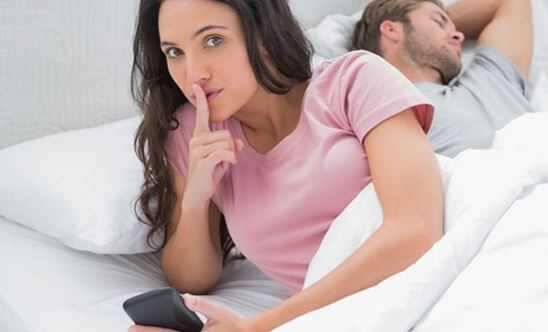 மாமியாரின் கள்ளக்காதலரை மயக்கிய மருமகள்! சீரழிந்த குடும்பம்!