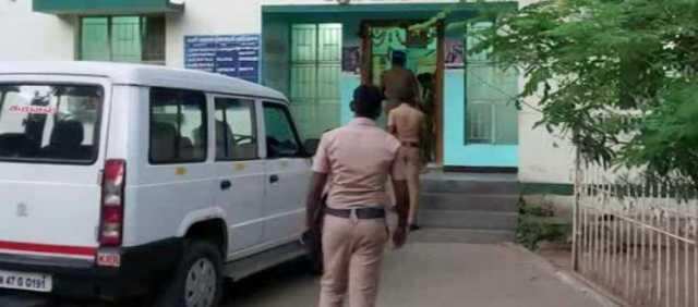 உணவகத்தில் போதையில் தகராறு செய்த காவலர்கள்.. எஸ்.பி எடுத்த அதிரடி நடவடிக்கை..!